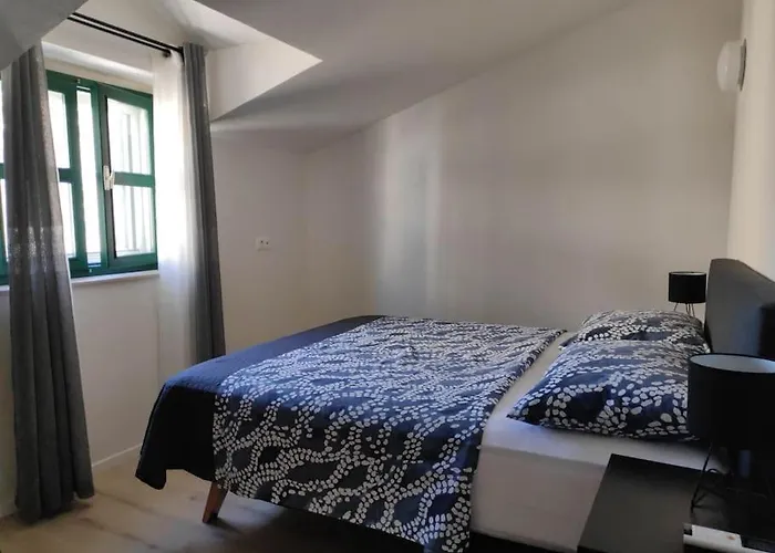 Vikendica Mala Kastela